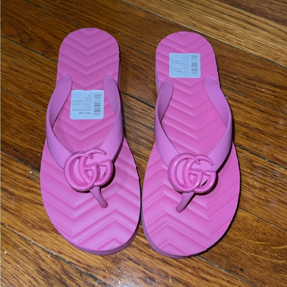 Gucci Pink Flip-Flop Sandals for Women